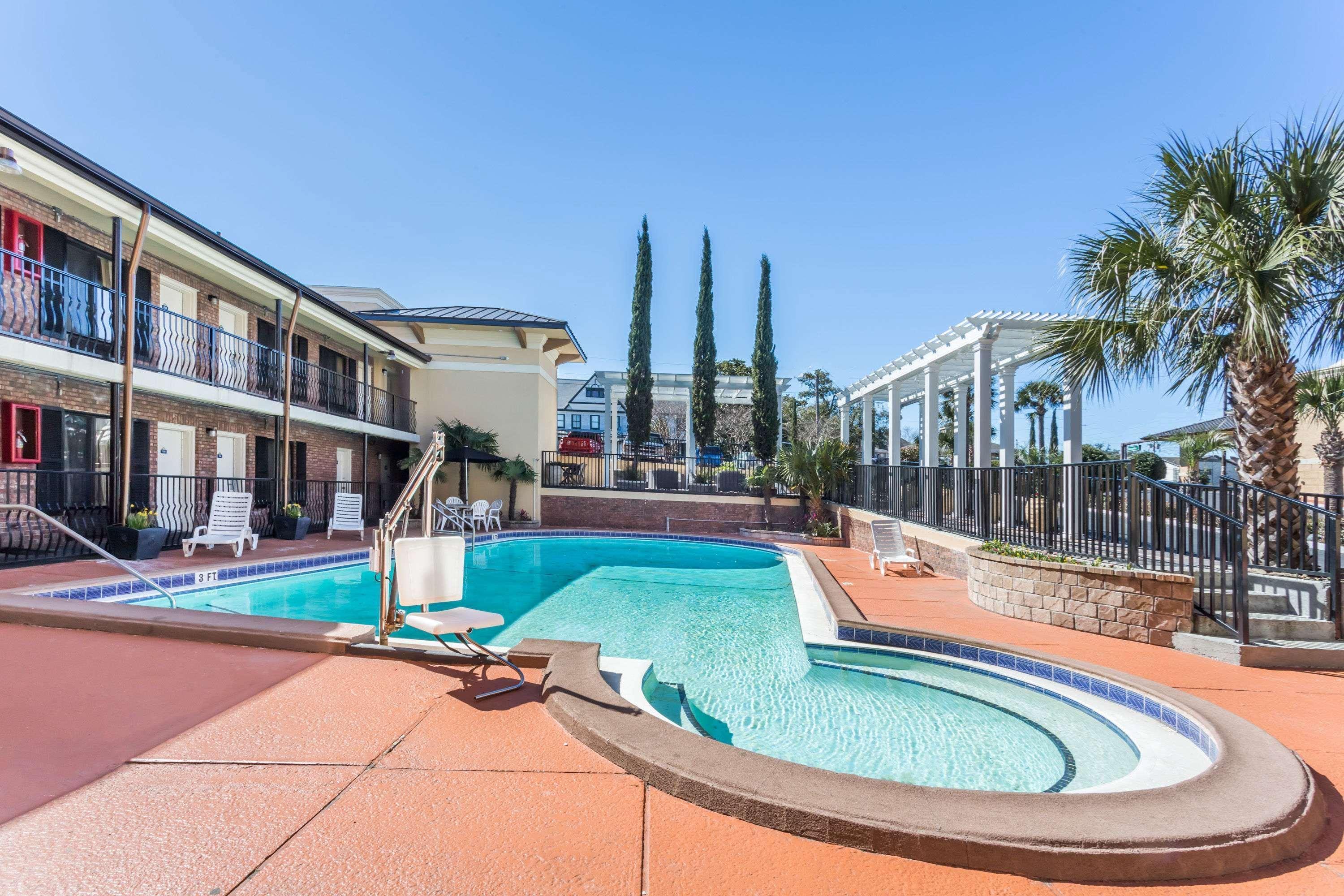 Days Inn By Wyndham Pensacola - Historic Downtown Luaran gambar