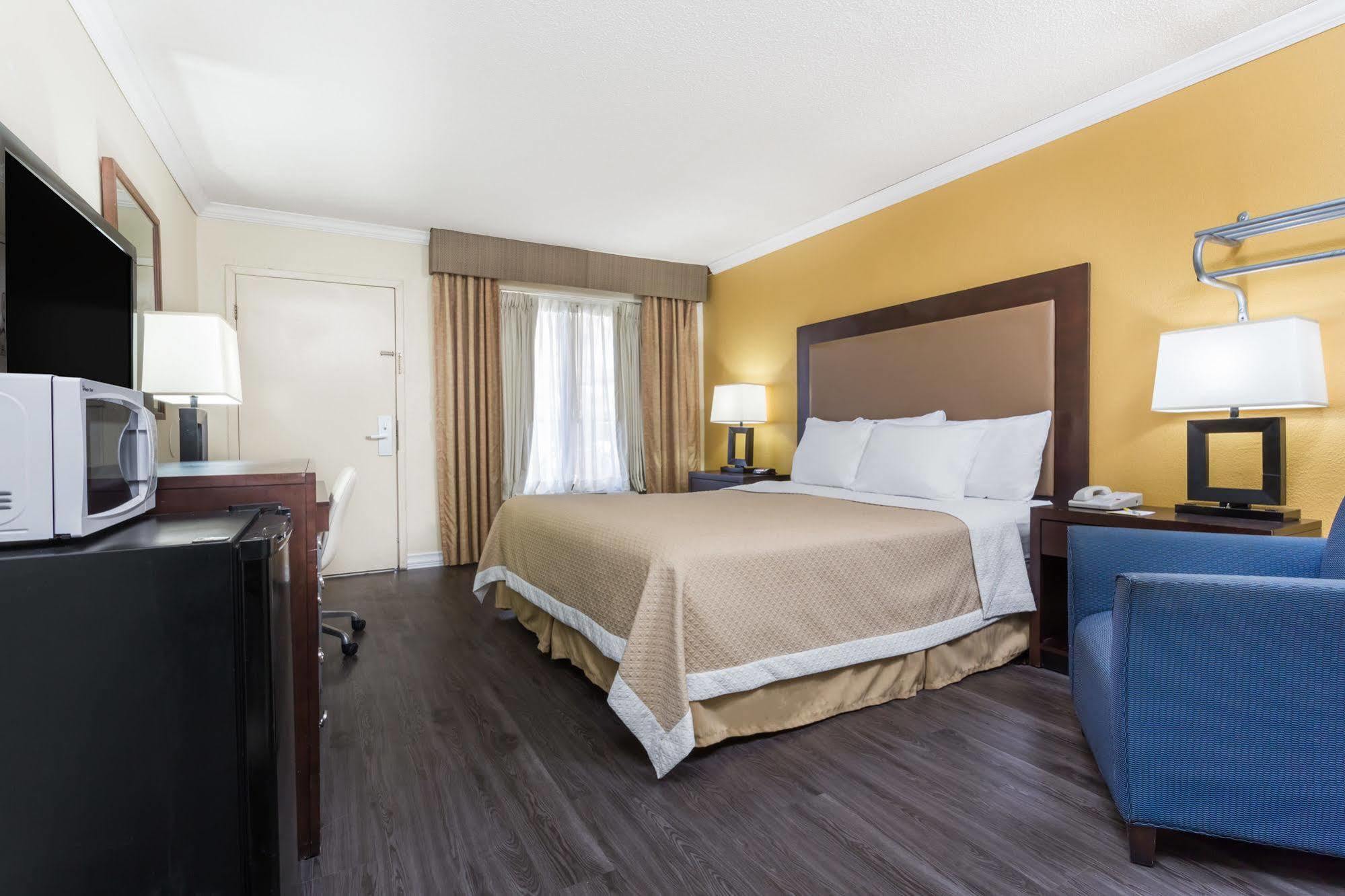 Days Inn By Wyndham Pensacola - Historic Downtown Luaran gambar